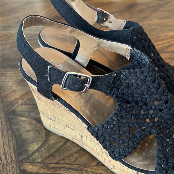 SO Women's Taffy Wedge Peep Toe Sandals, Black, 4” Heel, Side Buckle, Size 8.5 - Picture 4 of 12